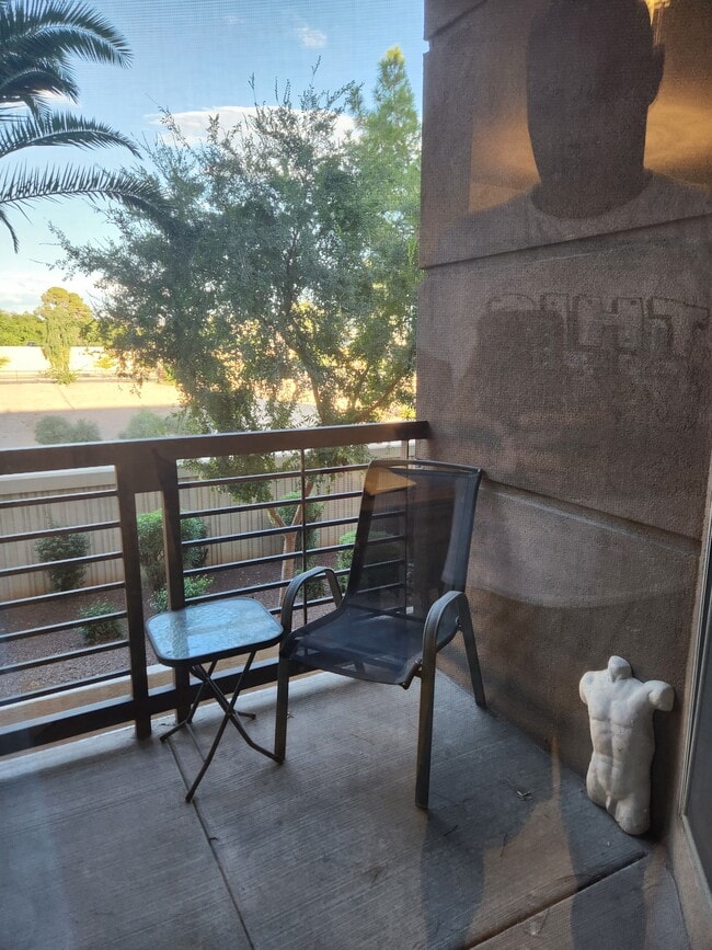 Building Photo - 1701 E Colter St