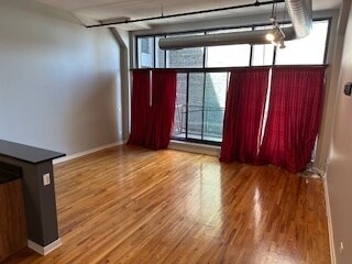 Building Photo - 1224 W Van Buren St
