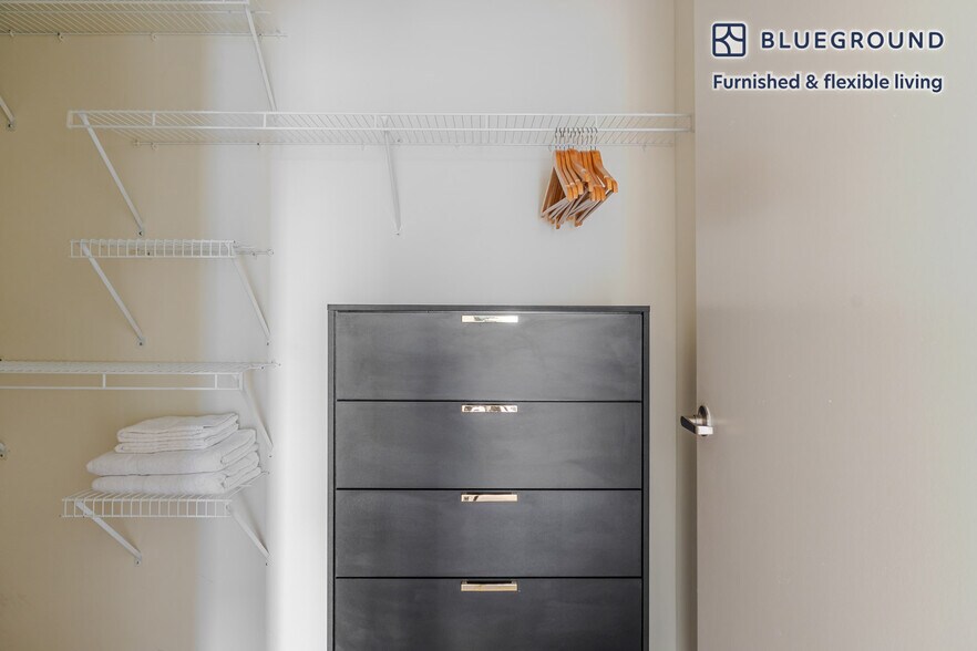 Building Photo - 10301 NE 10th St