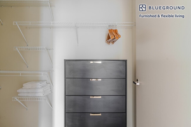 Building Photo - 10301 NE 10th St