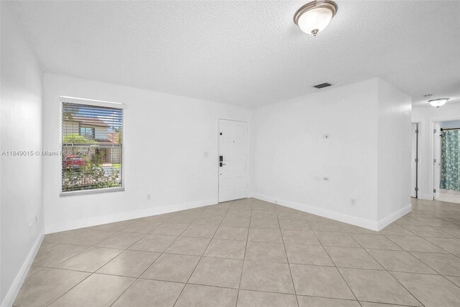 Building Photo - 6611 SW 127th Ct