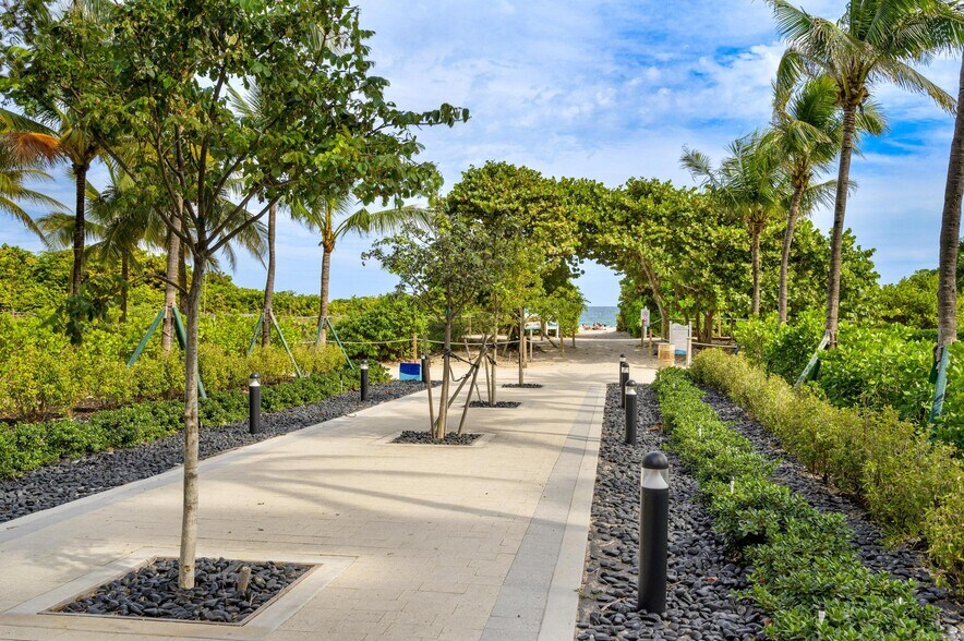 Building Photo - 9172 Collins Ave