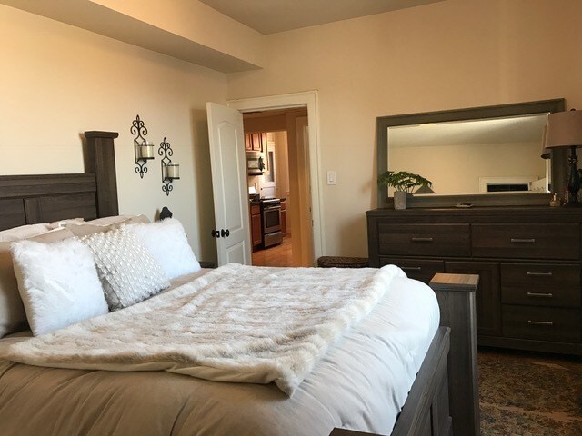 Building Photo - 3511 N Racine Ave