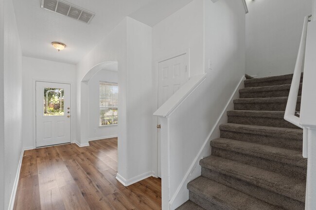 Building Photo - 2011 Wildbrook Canyon Ln