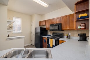 Interior Photo - LANDING SQUARE