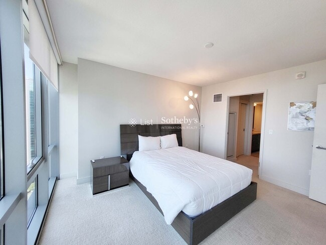 Building Photo - Waihonua #3102 | Honolulu, HI