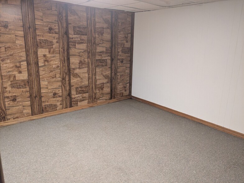 Building Photo - 1306 Marion Dr