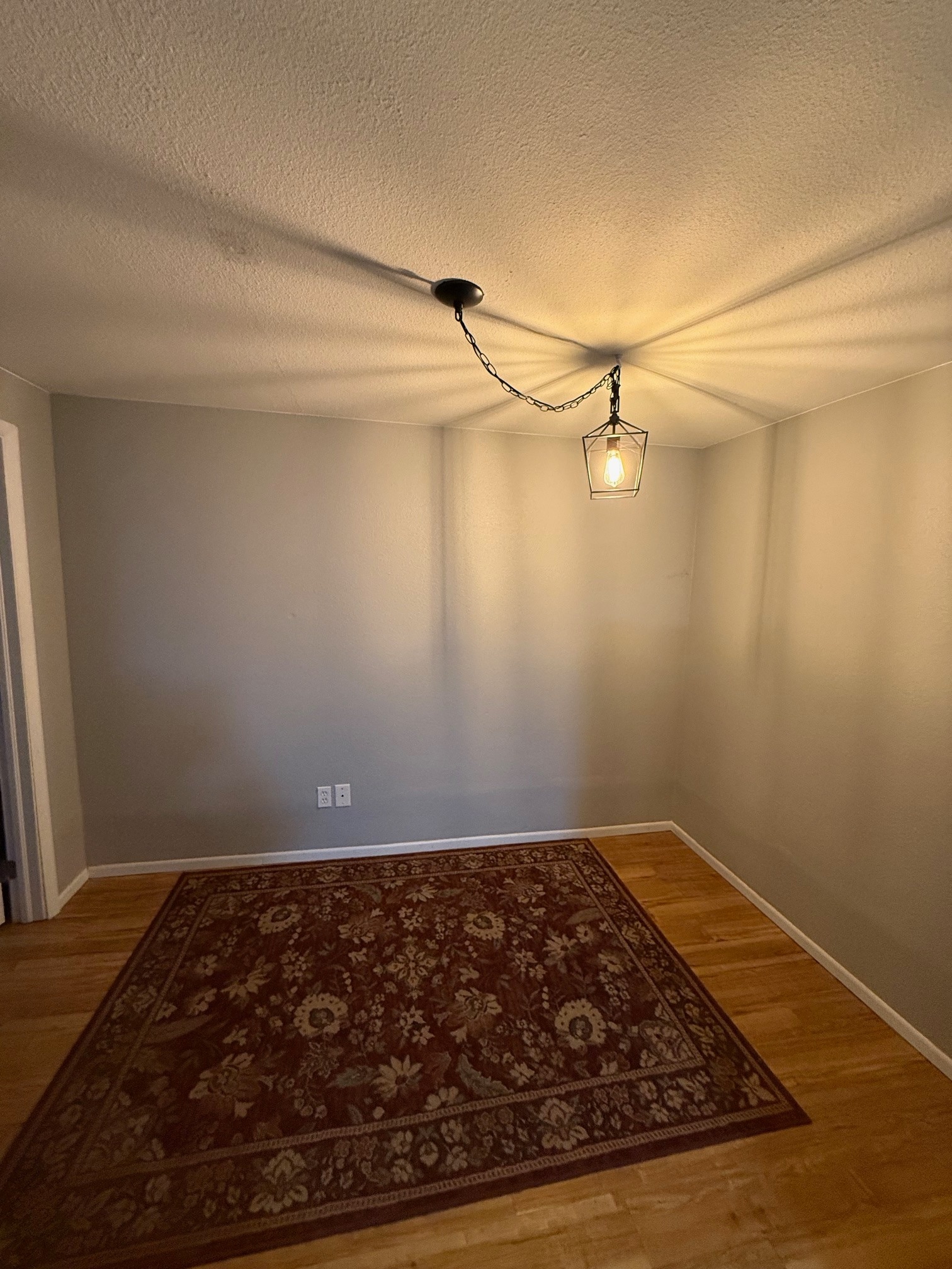 Building Photo - 1917 Oakwood Dr