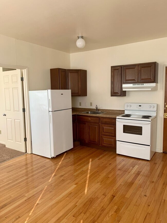 Interior Photo - Vancouver Ave.