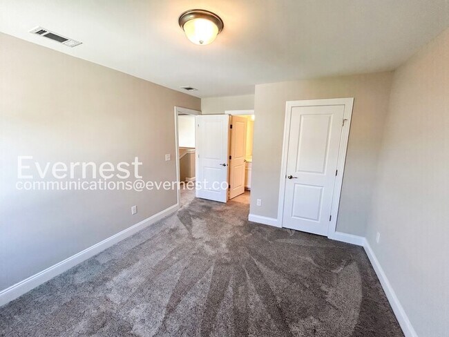 Building Photo - Modern Comfort Meets Community Charm with Garage  / 4 Beds & 3.5 baths / Available Now!