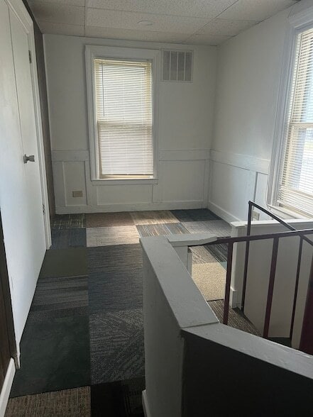 Building Photo - 227 N 1st St