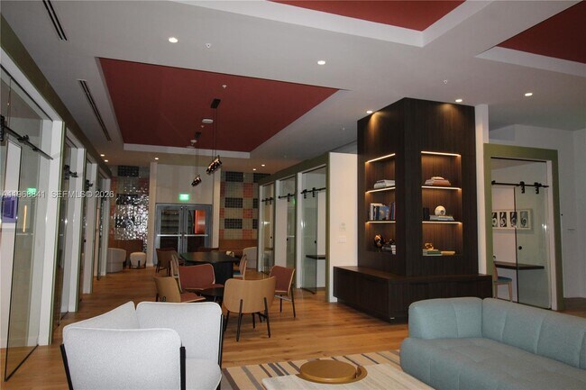 Building Photo - 11 NE 6th St