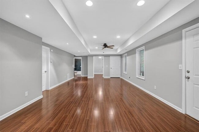 Building Photo - 740 Mayfair Ct