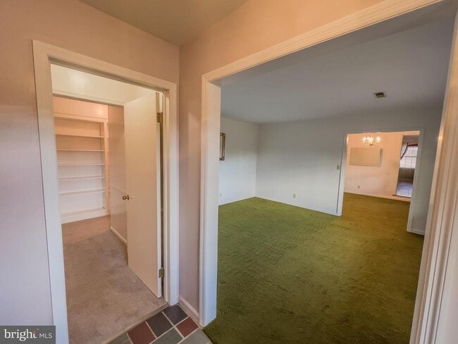 Building Photo - 194 Red Hill Rd