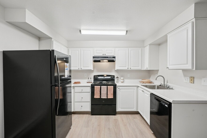 Building Photo - Arnada Pointe