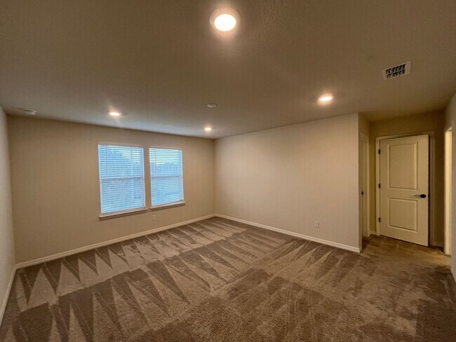 Building Photo - 5625 Cedar Chase Dr