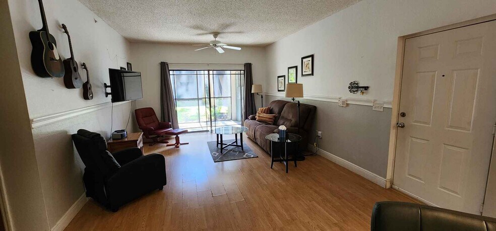 Building Photo - 3022 Alcazar Plz