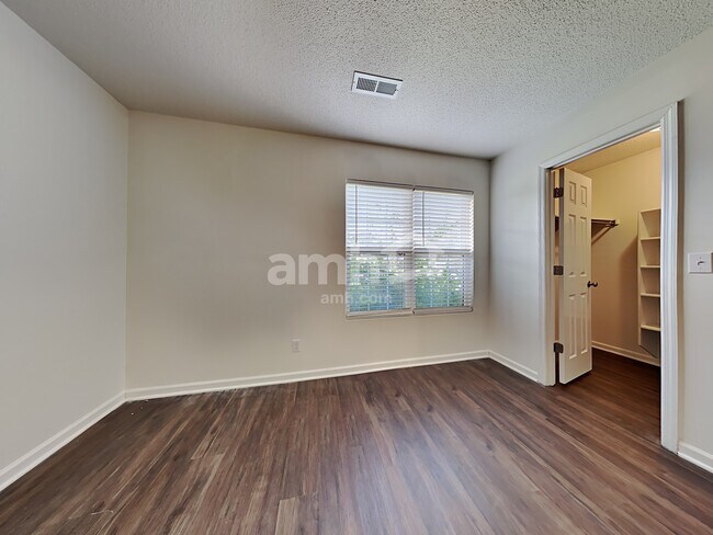 Building Photo - 2210 Sawmill Trace Ln