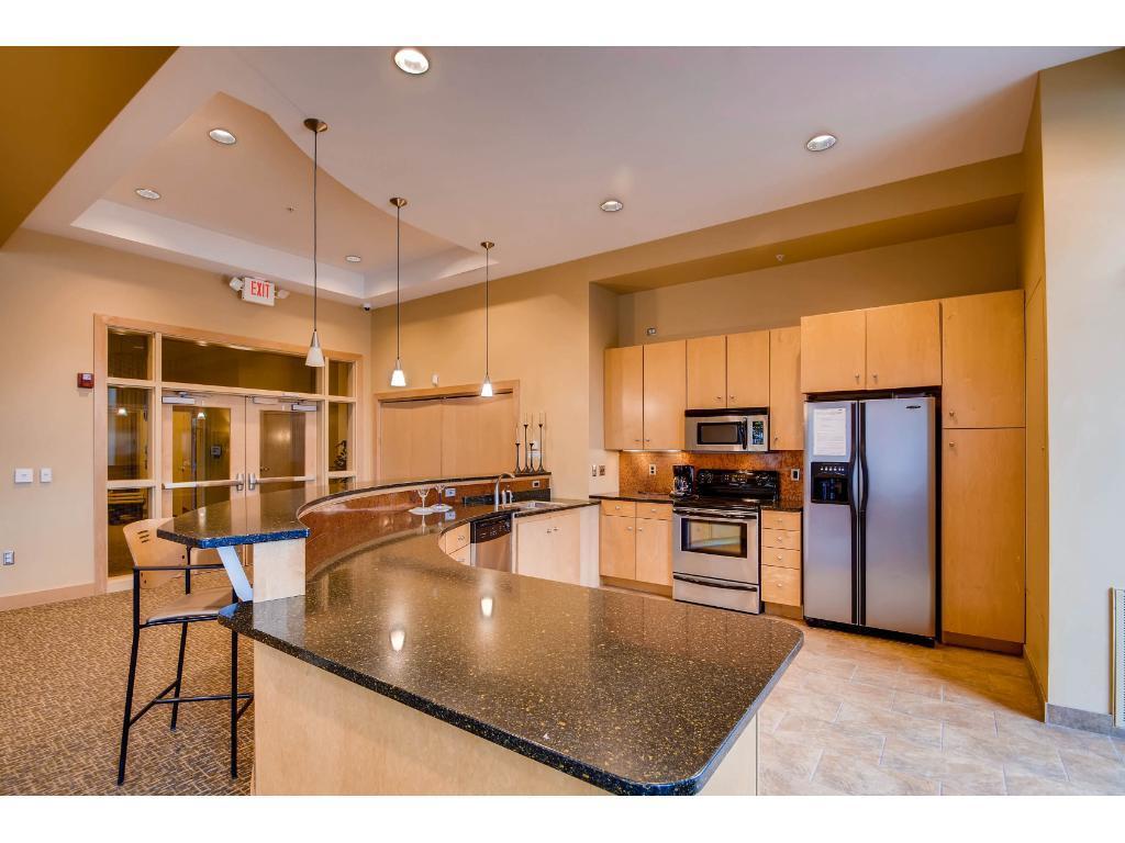 Building Photo - 7600 Lyndale Ave S