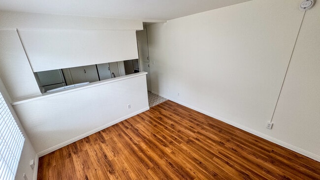 Building Photo - 03376DE