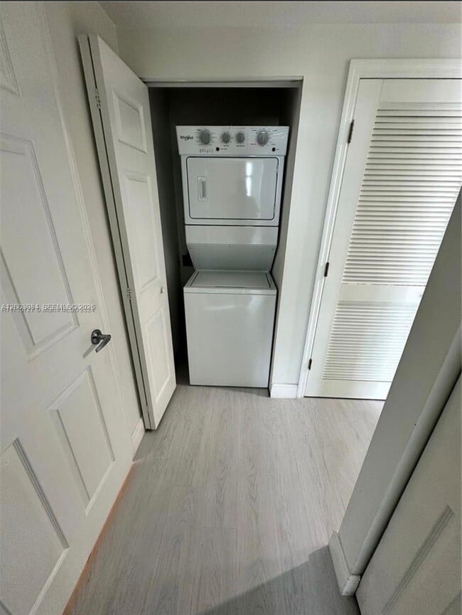 Building Photo - 140 S Dixie Hwy