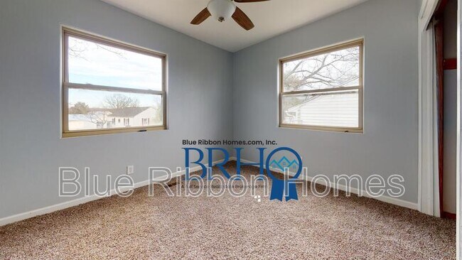 Building Photo - 3236 Sunset Ave
