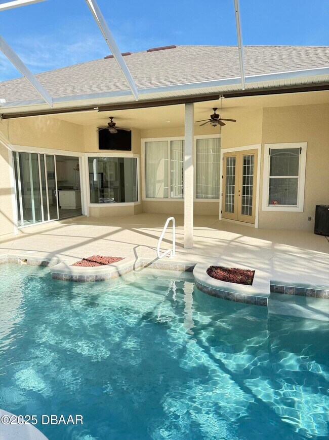 Building Photo - 14 Deep Woods Way