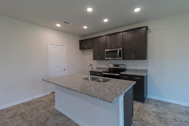 Building Photo - 1033 Park Oak Ln