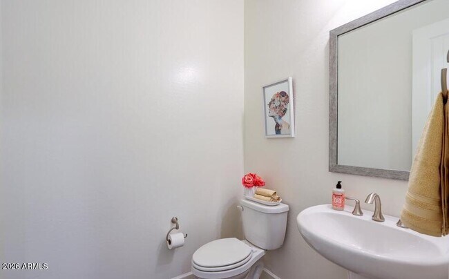 Building Photo - 948 W Yosemite Dr