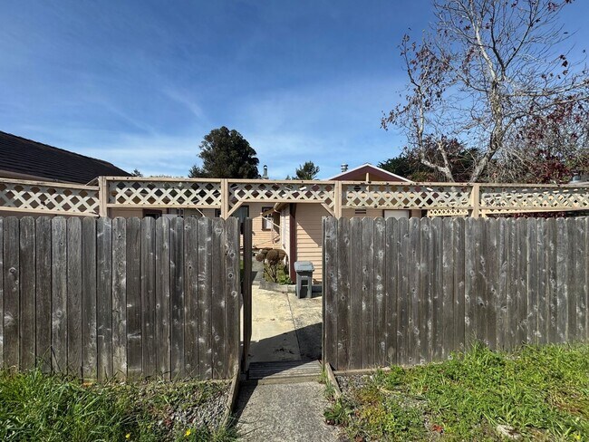 Building Photo - 1711 G St