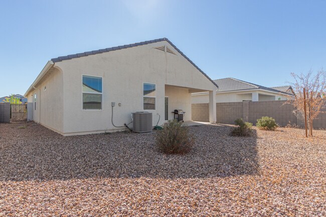 Building Photo - 4708 W Orange Ave