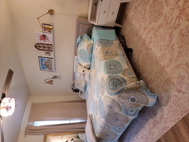 Building Photo - 5002 Shannon Ct