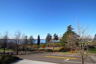 Building Photo - 15 4th Ave.