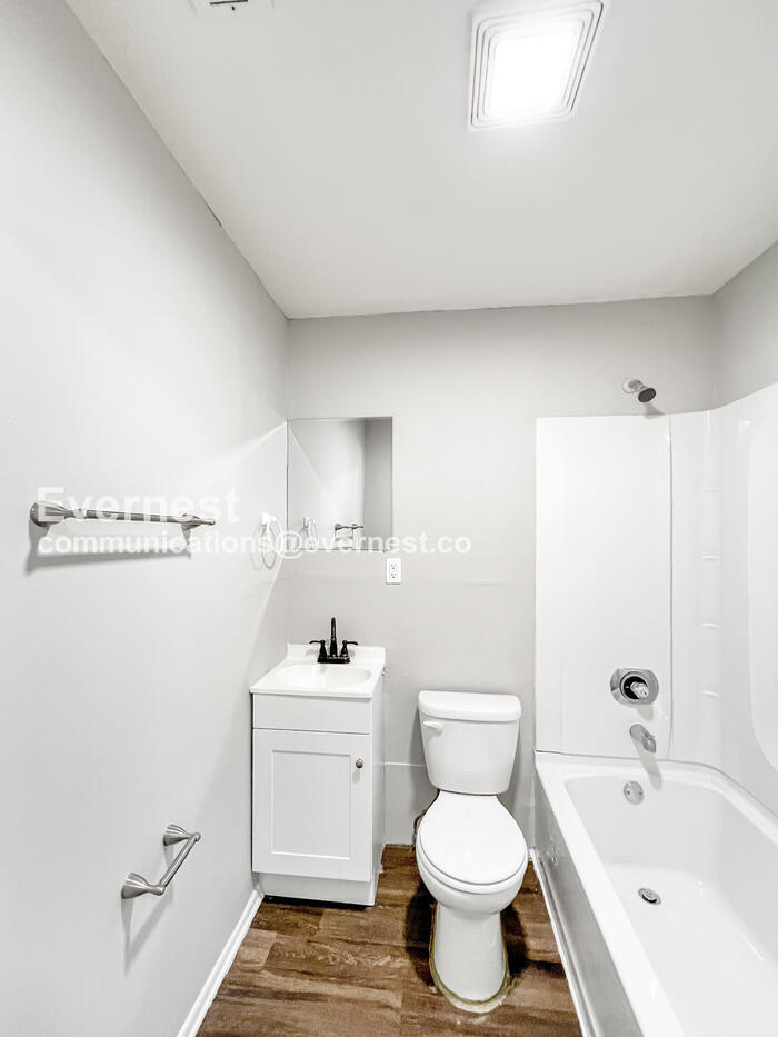 Building Photo - 3647 S Deerwood Ave