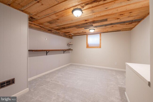 Building Photo - 11419 Greenberry Rd