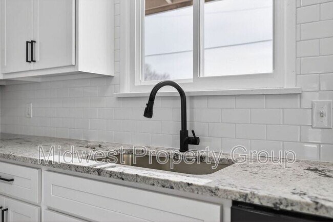 Building Photo - 5165 West Wood Drive