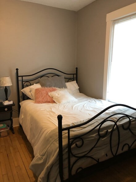 Bedroom size - 10 ft x 11 ft - 110 Glenwood Ave