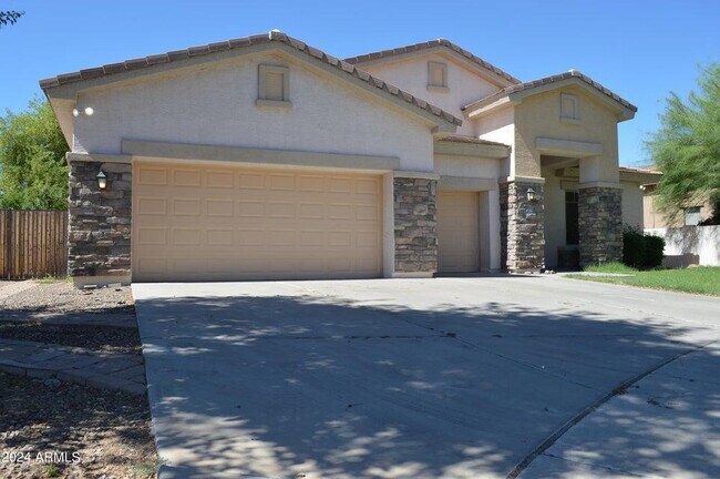 Building Photo - 4132 E Carriage Ct