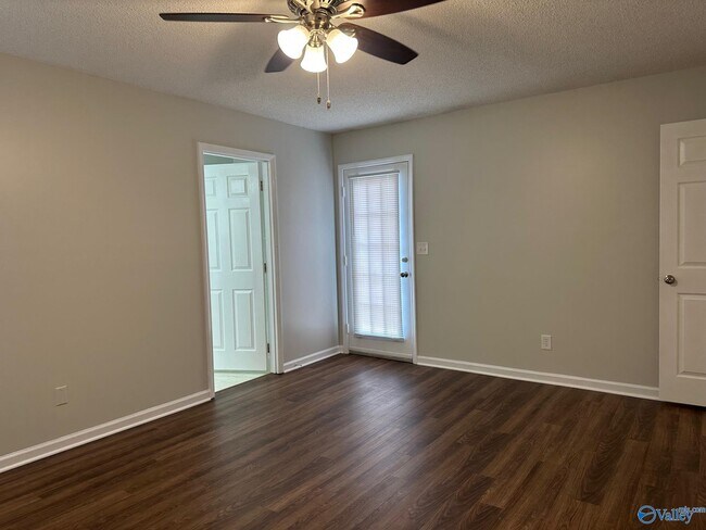 Building Photo - 101 Springfield Ln