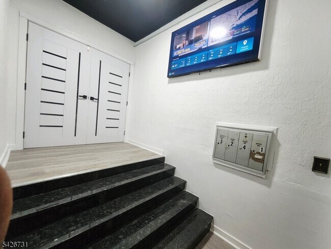 Building Photo - 49 Union Pl