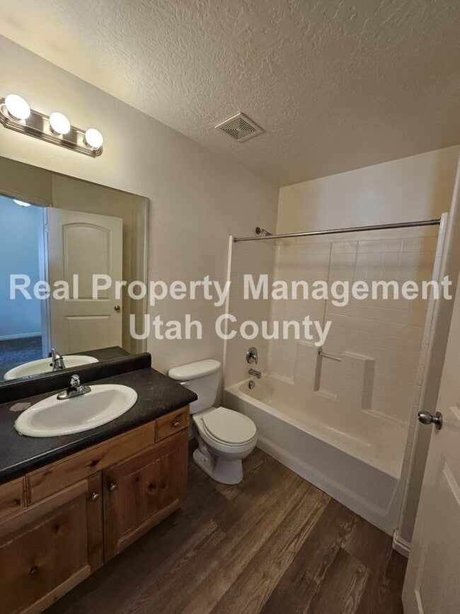 Building Photo - 491 N 1235 W