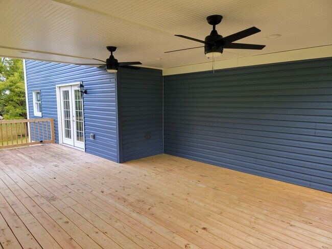 Oversized covered back deck - 2416 Magee Road Ext