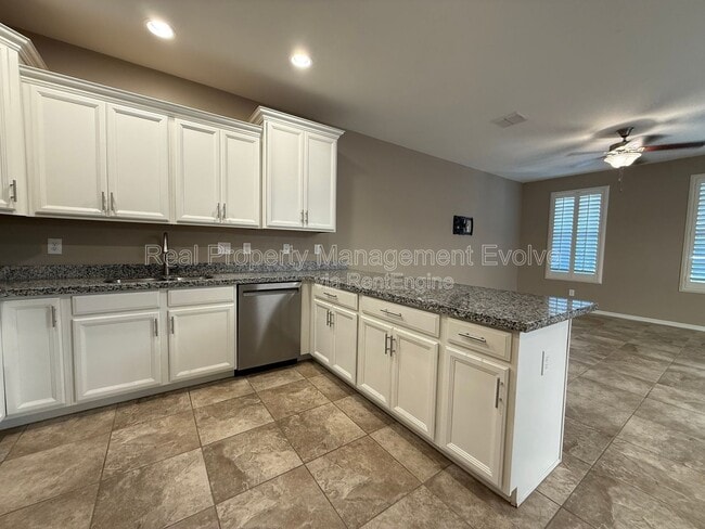 Building Photo - 2270 S Deerfield Ln