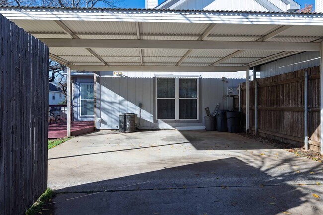 Building Photo - 2700 Ansley Ct