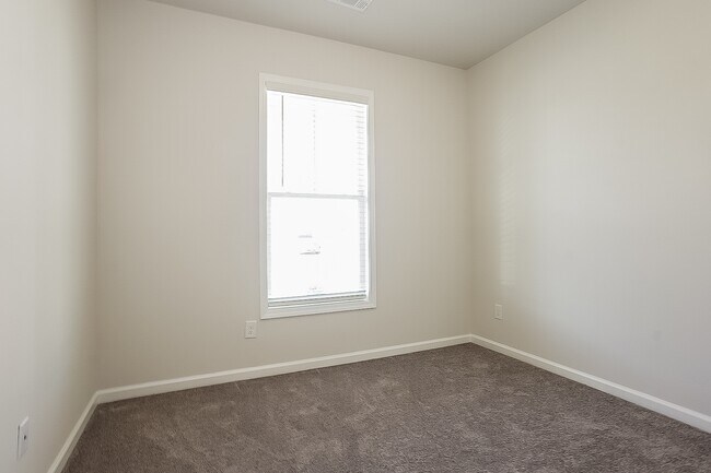 Building Photo - 6244 Whirlaway Rd