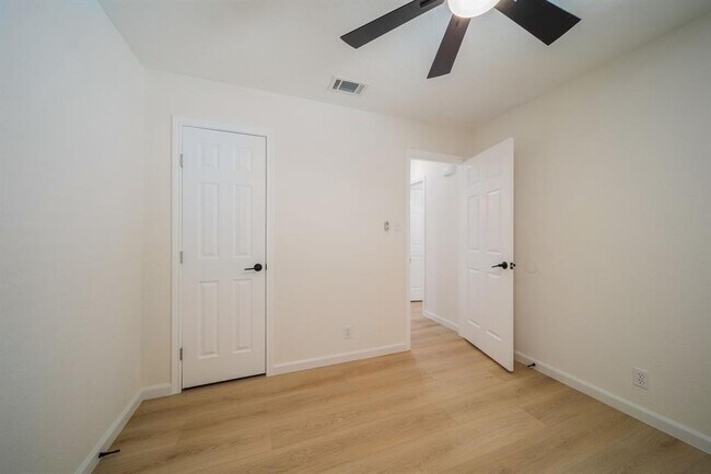 Building Photo - 5005 Cape Verde Cove