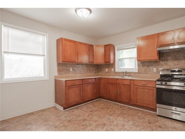 Building Photo - 4007 N Girard Ave