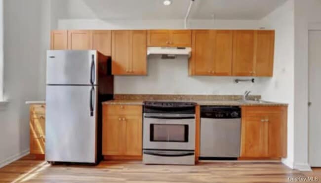 Building Photo - 6102 Villa Dr