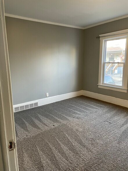 Building Photo - 2303 Althen Ave