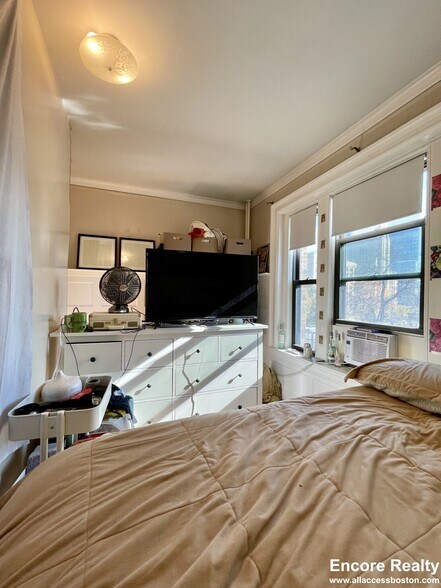 bedroom 1 - 462 Park Dr